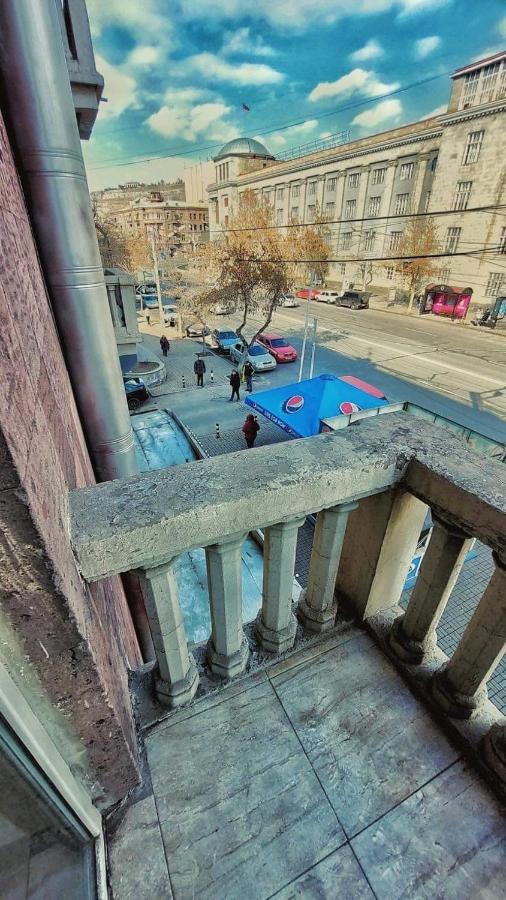 Шикарная Однушка На Абовяна يريفان المظهر الخارجي الصورة